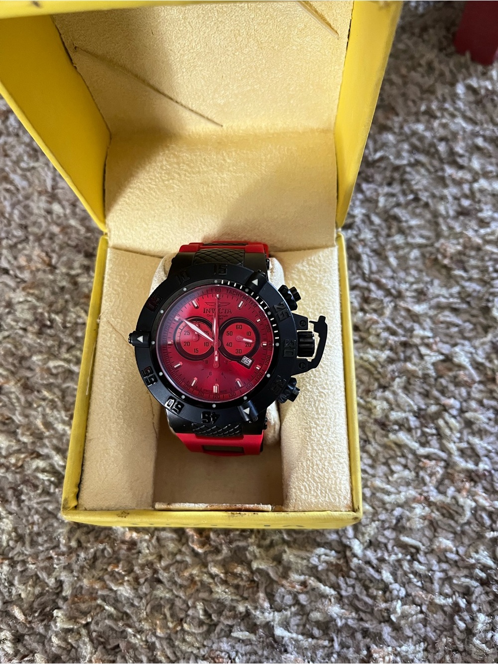 Invicta Red Dial Black Bezel Men's Chronograph Watch
